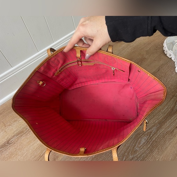 Beautiful authentic Louis Vuitton neverfull pink v limited edition! - Picture 8 of 11